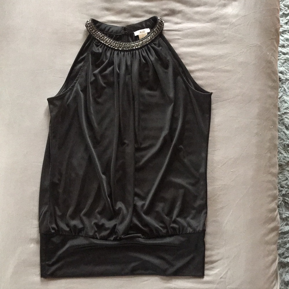 Cache dress top